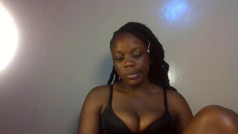 Snapshot of choco_vellvet chatting on May 22, 9:31 pm sly online show from May 22, 9:31 pm