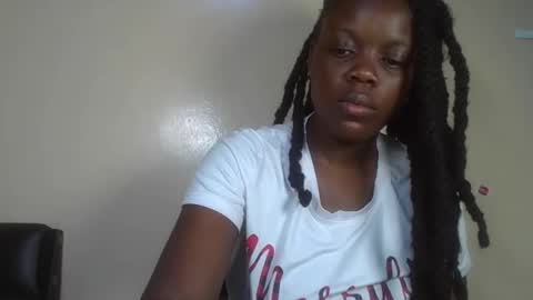 Snapshot of choco_vellvet chatting on May 25, 6:30 am sly online show from May 25, 6:30 am