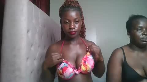 Snapshot of chocolate_iva chatting on September 11, 11:05 pm Iva online show from September 11, 11:05 pm