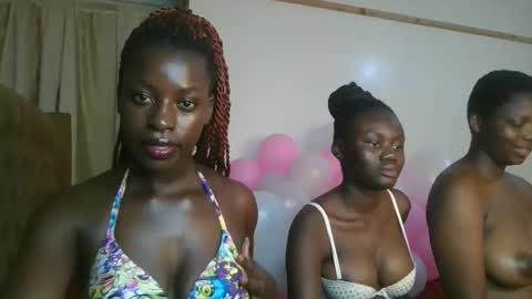 Snapshot of chocolate_iva chatting on September 21, 3:35 pm Iva online show from September 21, 3:35 pm