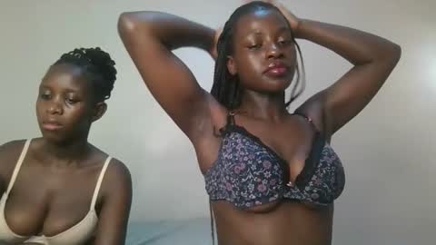 Snapshot of chocolate_iva chatting on October 18, 9:10 am Iva online show from October 18, 9:10 am