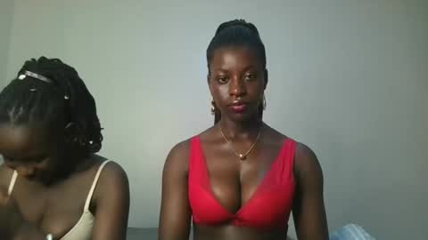 Snapshot of chocolate_iva chatting on October 22, 2:56 am Iva online show from October 22, 2:56 am