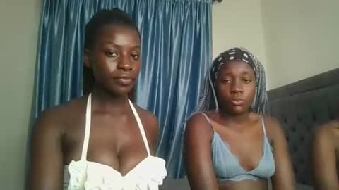 Snapshot of chocolate_iva chatting on November 4, 6:23 am Iva online show from November 4, 6:23 am