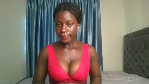 Snapshot of chocolate_iva chatting on November 8, 5:29 am Iva online show from November 8, 5:29 am