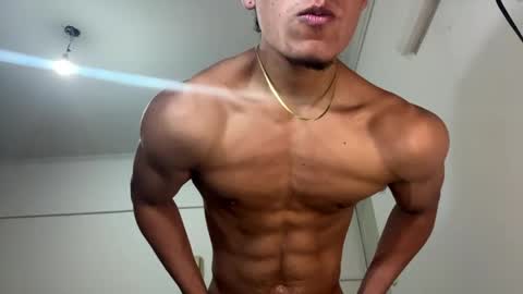 Snapshot of chocolate_sex436778 chatting on May 30, 9:45 pm thiango online show from May 30, 9:45 pm
