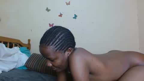 Snapshot of chocolatebony_ chatting on February 3, 7:35 am chocolatebony_ online show from February 3, 7:35 am