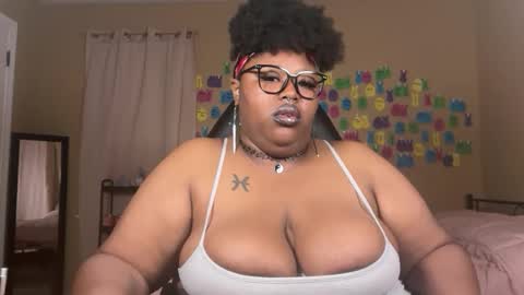 Snapshot of chocolatebunnyxx69 chatting on June 8, 1:28 am Melina online show from June 8, 1:28 am