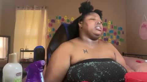 Snapshot of chocolatebunnyxx69 chatting on June 10, 4:39 pm Melina online show from June 10, 4:39 pm
