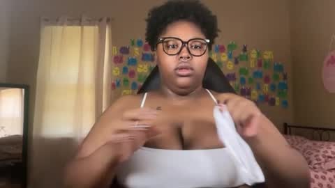 Snapshot of chocolatebunnyxx69 chatting on June 30, 6:53 pm Melina online show from June 30, 6:53 pm