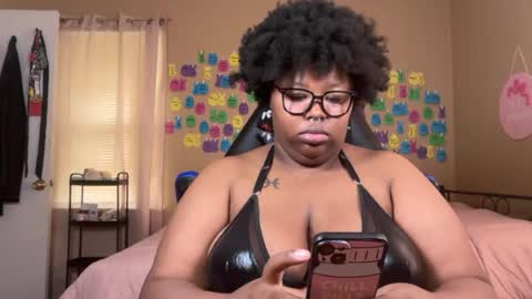 Snapshot of chocolatebunnyxx69 chatting on July 16, 4:13 pm Melina online show from July 16, 4:13 pm