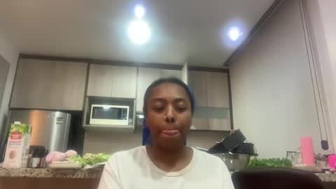 ChocolateCakeQueen online show from January 17, 5:45 am
