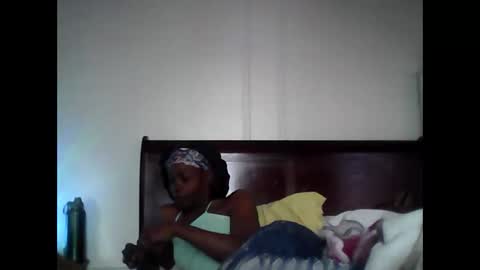 Snapshot of chocolatedrop_ chatting on October 14, 12:06 pm chocolatedrop_ online show from October 14, 12:06 pm