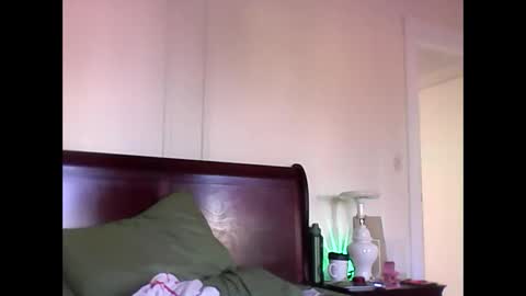 Snapshot of chocolatedrop_ chatting on October 22, 2:28 pm chocolatedrop_ online show from October 22, 2:28 pm