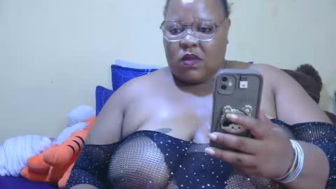 Snapshot of chocolovebbw1986 chatting on November 29, 7:00 am XSEXYBBW69 online show from November 29, 7:00 am