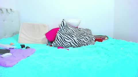 Snapshot of chocoo_dessert chatting on December 13, 3:43 pm   online show from December 13, 3:43 pm