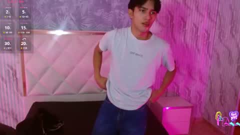 Snapshot of chos_tay chatting on June 19, 11:25 am chos_tay online show from June 19, 11:25 am
