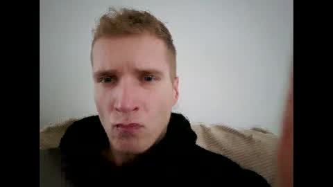 Snapshot of chosentwink chatting on November 12, 10:04 am Johnny online show from November 12, 10:04 am