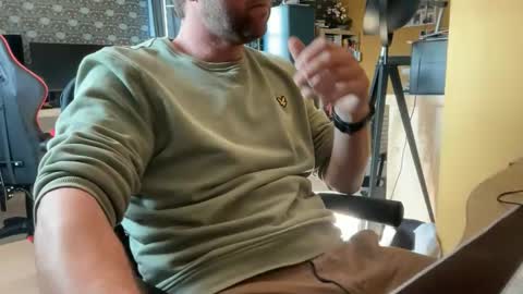 Snapshot of chris13abcd chatting on March 23, 9:57 am chris13abcd online show from March 23, 9:57 am