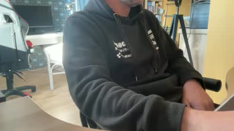 Snapshot of chris13abcd chatting on April 1, 7:31 am chris13abcd online show from April 1, 7:31 am