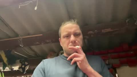 Snapshot of chris164 chatting on December 7, 6:21 am Chris online show from December 7, 6:21 am