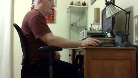 chris2002b online show from September 24, 4:16 am