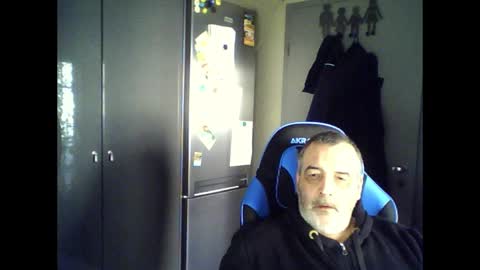 Chris online show from April 2, 6:55 am