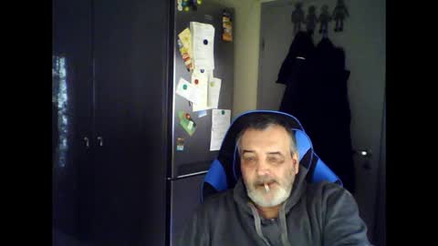 Chris online show from April 4, 9:29 am