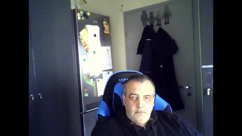 Snapshot of chris250268 chatting on May 7, 12:10 pm Chris online show from May 7, 12:10 pm