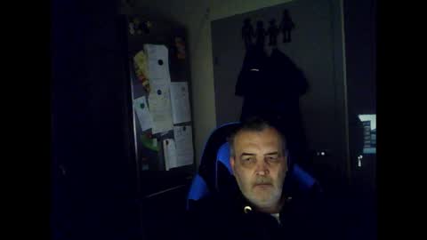 Snapshot of chris250268 chatting on May 10, 4:28 am Chris online show from May 10, 4:28 am