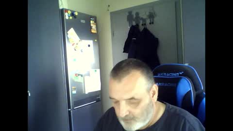 Snapshot of chris250268 chatting on June 6, 11:48 am Chris online show from June 6, 11:48 am