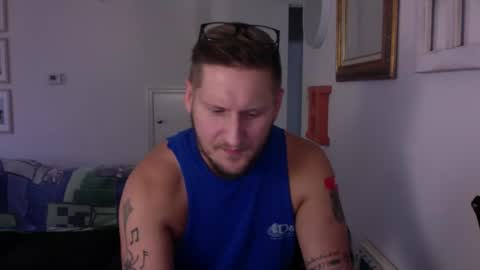 Snapshot of chris2fur87 chatting on October 2, 4:03 pm Christopher the Blue-Eye Guy online show from October 2, 4:03 pm