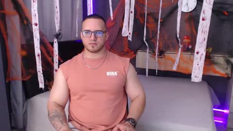 Snapshot of chris_huntter chatting on October 8, 12:30 am chris_huntter online show from October 8, 12:30 am