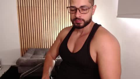 cris         Twitter magnum101010 insta magnumc20 online show from November 28, 5:04 pm