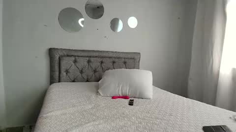 Yarixa online show from March 3, 9:15 pm