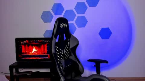 Chris Tyson online show from April 8, 8:20 pm