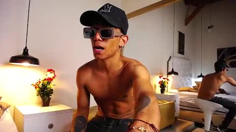 Chris Weell online show from December 6, 12:45 am