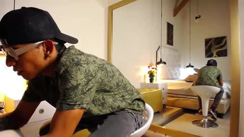 Chris Weell online show from December 8, 3:00 am