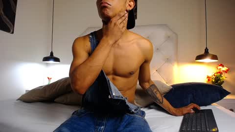 Chris Weell online show from December 17, 8:21 pm