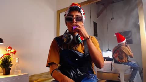 Chris Weell online show from December 21, 3:03 am