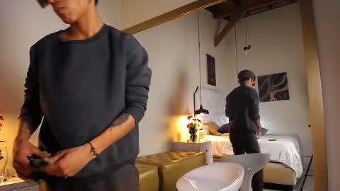 Chris Weell online show from December 22, 3:00 am