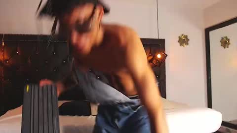 Chris Weell online show from December 24, 9:06 am