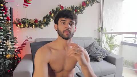 Im Chirs IM MODEL INDEPENDT online show from December 9, 3:22 pm