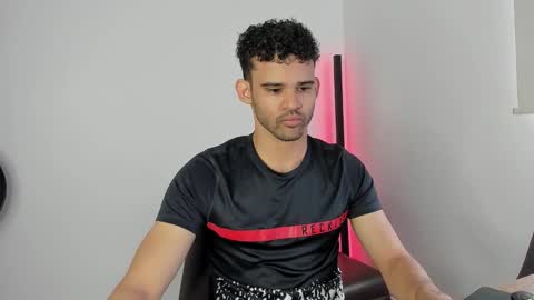 Im Chirs IM MODEL INDEPENDT online show from September 18, 4:31 pm