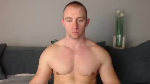 Snapshot of chrisbigbiceps chatting on January 24, 6:35 pm chrisbigbiceps online show from January 24, 6:35 pm