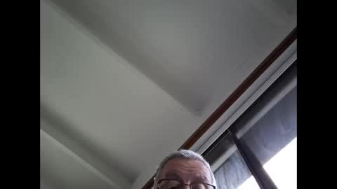 chrisbisex12 online show from April 14, 6:30 am