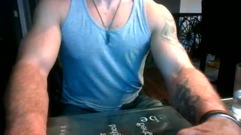 Snapshot of chrisfroom chatting on November 13, 10:19 pm chrisfroom online show from November 13, 10:19 pm