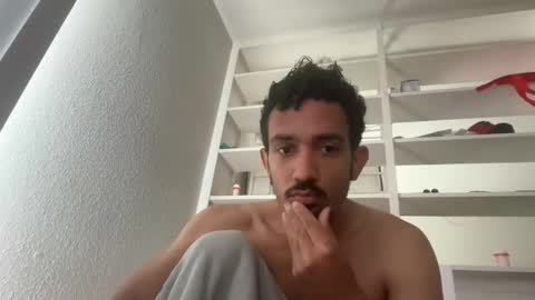chrislover2125 online show from May 17, 5:31 pm