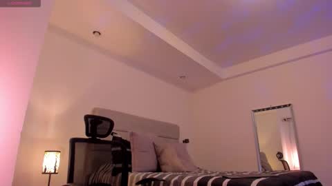 chrismorgan24 online show from December 22, 11:57 pm