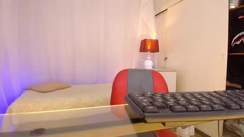 Snapshot of chriss_ath chatting on February 25, 1:21 pm chriss online show from February 25, 1:21 pm