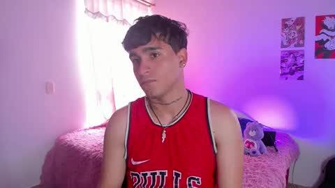 Snapshot of chriss_wg_ chatting on February 3, 8:03 pm Christian Wang online show from February 3, 8:03 pm